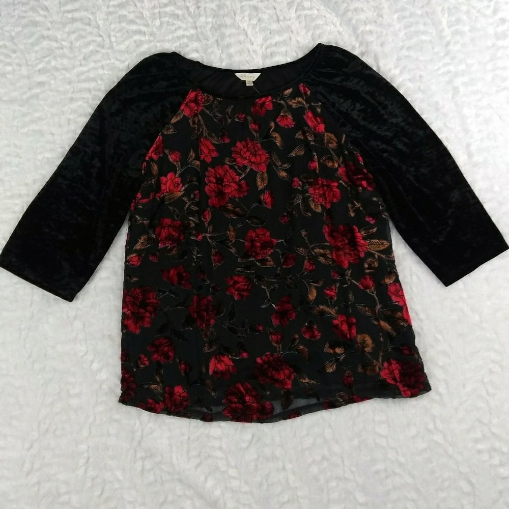 🌹NWT Velvet Floral Rose Shirt Size 1X